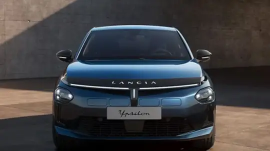 Этот электромобиль впечатлит всех: Ypsilon получит спортивную и экологически чистую версию