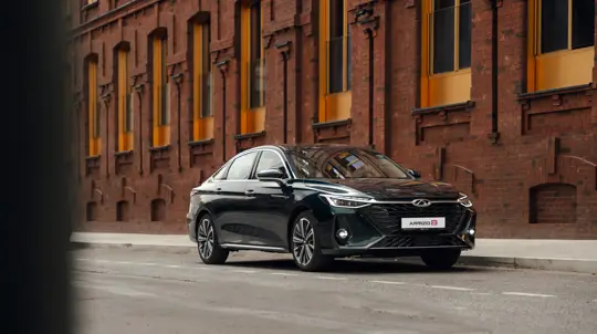 В России резко подешевел бюджетный китайский седан: теперь его можно взять на замену LADA