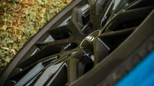 Коварство российских дорог: как не попасть на деньги при проезде ям