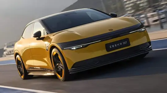 Спортивные сиденья установлены не просто так: этот электромобиль опередил Tesla Model S Plaid