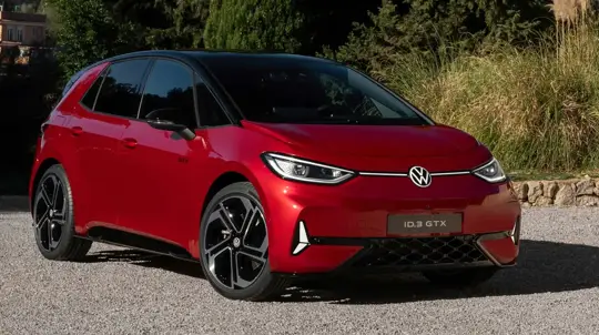 Доступный немецкий электромобиль стал дальнобойнее и мощнее