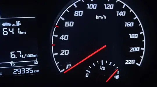 Европа нажмет на тормоз: все новые автомобили с 6 июля будут медленными