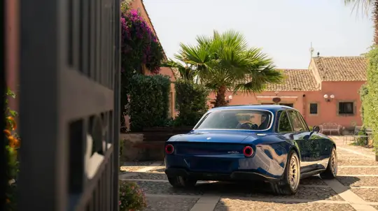 Сделано в Италии: электромобиль из 90-х годов с разгоном за 2,9 секунды впечатлит во время гонки