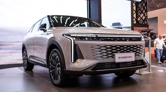 Exeed RX ради России подружился с японцами: новая версия за 5,55 млн рублей уже в продаже