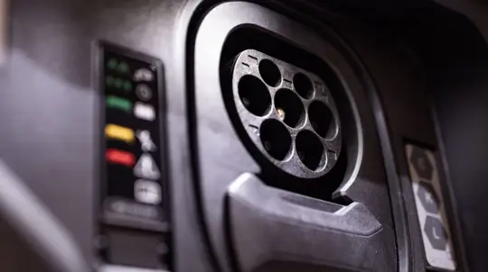 Китайцы создали электромобили, которые можно заряжать со скоростью заправки на АЗС