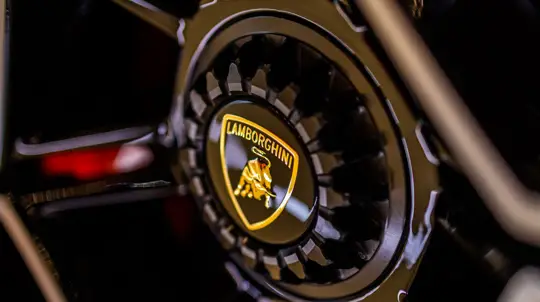 9-летний автомобиль стал самым дорогим за всю историю онлайн-торгов: подробности