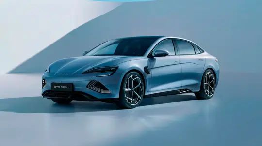 Китайский автогигант BYD бросает вызов японским брендам с новой моделью