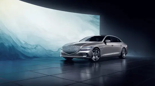 Корейцы решили перенять опыт Китая: обновленный седан Genesis получил двери с кнопками и роскошный второй ряд