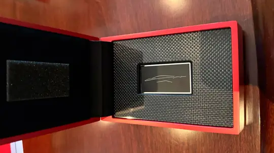 Рассекречен силуэт сверхмощного гиперкара Ferrari