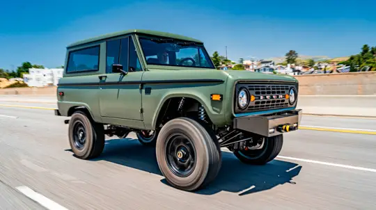 Отправленный на свалку Ford Bronco 1975 года восстал из пепла