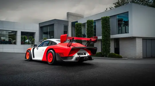 Lanzante превращает Porsche 935 в уличный «болид»