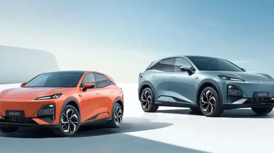 Вроде новый, но уже знакомый: кроссовер с технологиями Huawei обновился и стал лучше