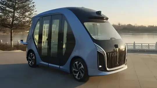 Китайский люксовый аналог российского Aurus вывел на дороги необычную модель без водителя