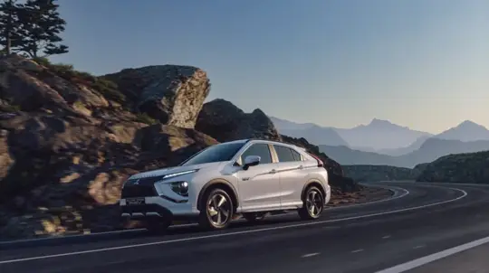 Скидка до 1,67 млн рублей за новый гибридный кроссовер: на такое способна только Mitsubishi