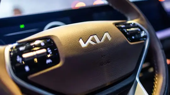 Kia пытается избавиться от этой модели, сливая все в Россию: корейский внедорожник за 9,3 млн рублей в продаже