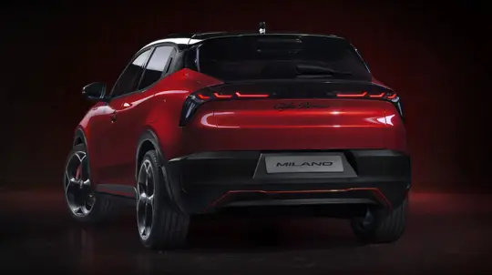 Итальянский кроссовер без фирменного названия доберется до США