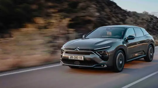 Новый гибрид от Citroen сэкономит 200 тыс. рублей