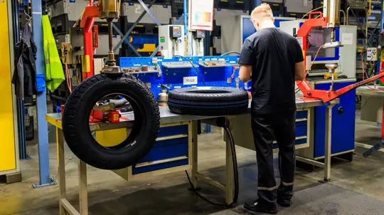 Даже шиномонтажники с опытом не знают: ошибка, которая может стоить колёс и жизни