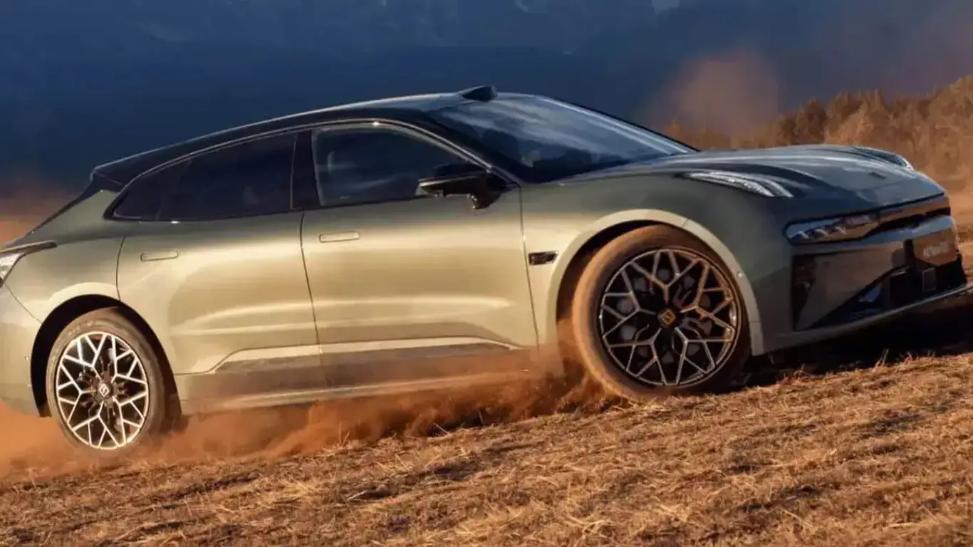 После BMW и Porsche автолюбители пересаживаются на этот электрокар