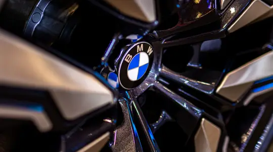 Выяснилась причина, почему владельцы BMW не включают поворотники: виновата компания