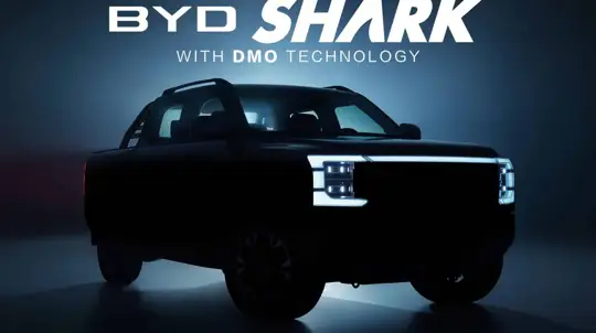 Конкурент Tesla Cybertruck подобрался вплотную к США: BYD выпустила свой новый электропикап