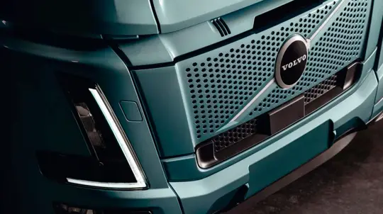 Volvo грузит миллионы и везет их в Монтеррей