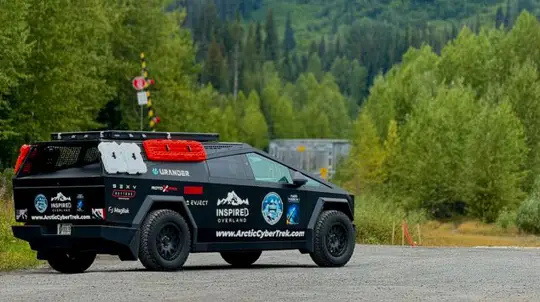 Tesla на краю мира: Cybertruck покоряет Арктику