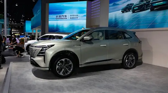 Международный автосалон в Чэнду 2024: новый кроссовер от Changan
