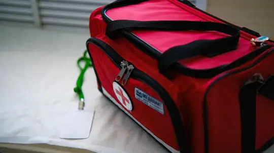 В Брянске иномарка сбила пожилого пешехода на парковке