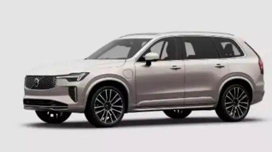 Самый безопасный кроссовер в мире преобразился: первые фото