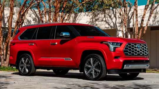 Самый надежный автомобиль в мире оказался опасным для окружающих: Toyota призналась