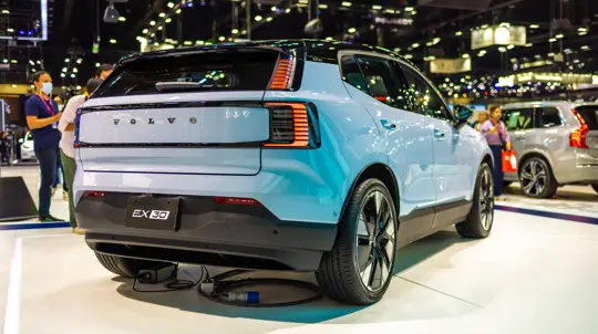 Мегалитье и обновления по воздуху без подписок: шведы решили полностью изменить автомобильную индустрию