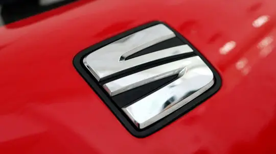 SEAT не спешит стать зеленым: вся ответственность за электромобили — на дочке