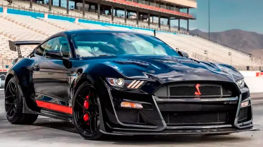 Код красный: это не просто американская гадюка, а 1300-сильный авто с демонической ценой