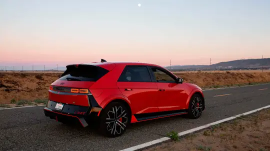 Электромобиль для дрифта и гонок: эта модель обновилась и теперь стоит 5,4 млн рублей