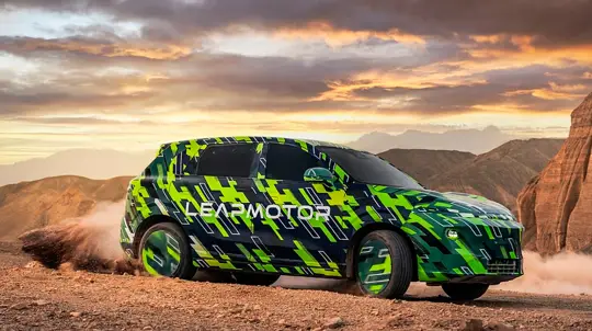 Новый электрифицированный внедорожник за 2 млн рублей: в Париже покажут незапланированную новинку