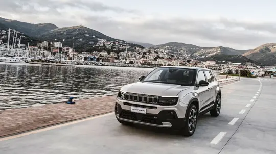 Jeep предложит гибриды для тех, кто не хочет заряжаться