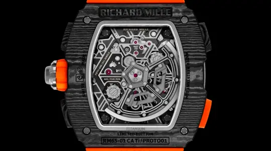 McLaren W1 не один: теперь в комплекте для него предлагаются часы