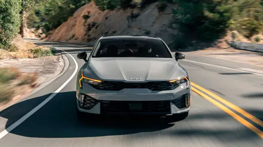 Россиянам рассказали, какие новые Kia можно прямо сейчас купить у дилеров за 2,5 млн