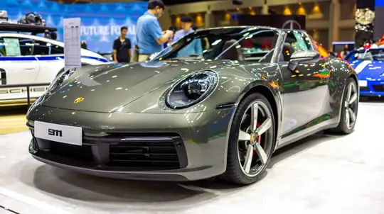 Квинтэссенция скорости, стиля и технологических инноваций: россиянам дали последний шанс купить легендарную модель