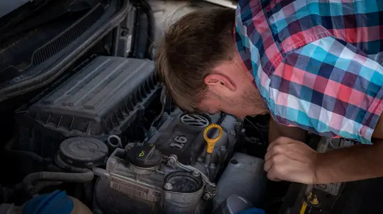 Все водители в России забывают это делать: в каких случаях при мойке надо обратить к специалистам