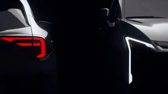 Три экрана и новая оптика: Kia обновит культовый кроссовер