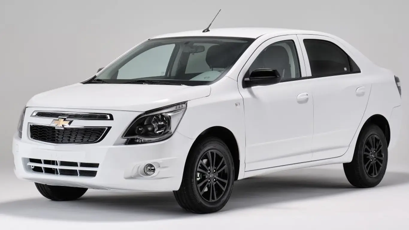 Россияне должны обзавидоваться: ночной Chevrolet Cobalt поступил в продажу, но не у нас