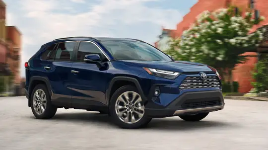 Последний шанс россиянина: иномарки по старым ценам исчезают с прилавков