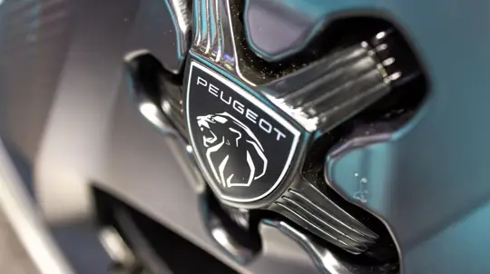 Французский лев со спортивным характером: россиян удивит этот кроссовер за 4,7 млн рублей