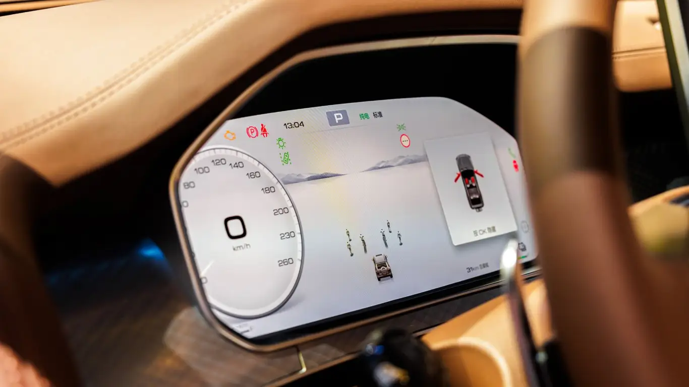 Не пугайтесь, увидев зимой эти лампочки на панели приборов: что нужно делать в этой ситуации