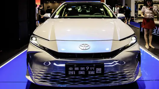 Япония частично сняла санкции на экспорт автомобилей в Россию: Toyota и Nissan возвращаются