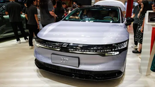 Россияне массово покупают китайские кирпичи: в чем секрет серых китайских автомобилей