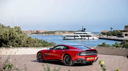Самый быстрый суперкар Aston Martin за 59 млн рублей: суперкар, который опережает время и ломает санкции