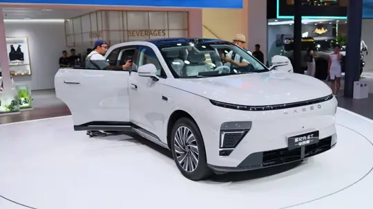 469 сил и запас хода почти в 1250 км: россиянам готовят новый премиальный кроссовер